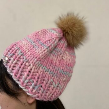 手編みニット帽・ファーポンポン付き手染めピンクのコピーの画像