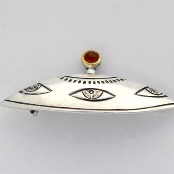 目のUFO ブローチの画像