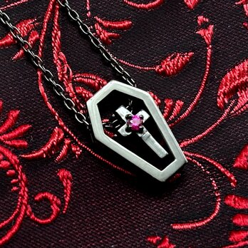 黒 棺桶 ネックレス ルビー Lサイズ/シルバー925 つけっぱなし/パンクロック ゴシック/メンズネックレスの画像