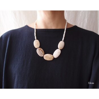 Petrified Wood × White Magnesite／ペトリファイドウッド ホワイト ネックレス（Oval）の画像