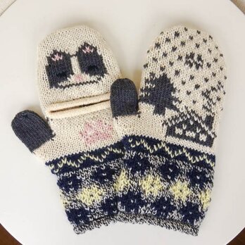 編込みのスリット入りミトン（ハチワレねこさんと雪降るお家）の画像