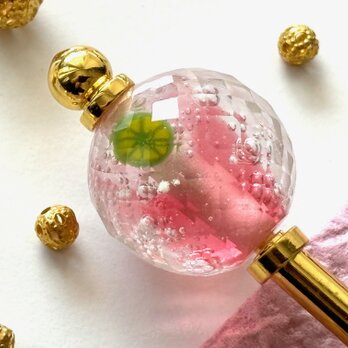 かんざし　ピンクソーダとライムのとんぼ玉　一本挿し　一本簪　トンボ玉　蜻蛉玉　ゴールド　涼しげ　クリア　透明　桃色の画像