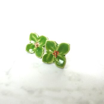 小さい花のpieace／earring (萌黄色）の画像