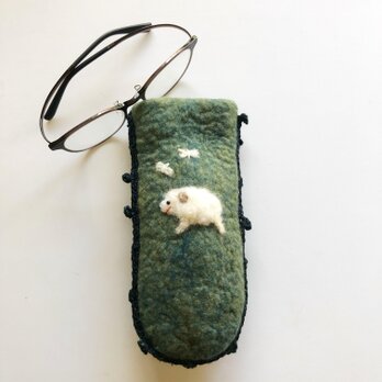 ふわふわラムキン＆ちょうちょ　めがねポーチの画像
