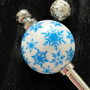 かんざし　水色の雪の結晶ビーズ　一本挿し　一本簪　白　水色　ブルー　青　ホワイト　シルバーの画像