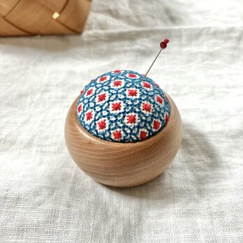ピンクッション 針山 ♦ 木工房 ウッドボウル チェリー ♦【 ダークブルー × レッド 】