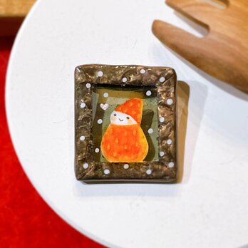 いちごのサンタさんブローチ　クリスマス　ステンドグラスブローチ