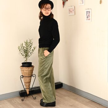 ストレートシルエット別珍パンツ：ライトグリーンの画像