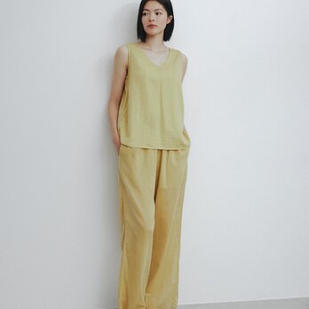 サテンタンクトップ YELLOWの画像