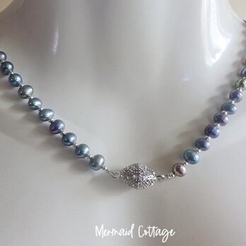 ☆再販☆Flesh Pearl Necklace 淡水パールのネックレス　☆ビッグマグネットクラスプ☆黒蝶真珠　バロックパールの画像