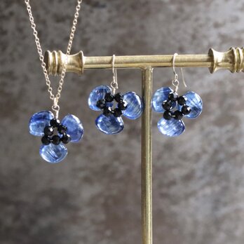 青の花 宝石質カイヤナイト スピネル 天然石 14Kgf ネックレス＆ピアス2点セット --Blue flower--の画像