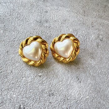 Y1031 -ヴィンテージイヤリング U.S.A. JS Heart Motif Gold Tone Faux Pearlの画像