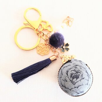 青い薔薇のマカロンポーチ&キーホルダーの画像