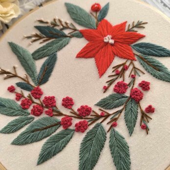 手作りクリスマス刺繍 – 直径21cm #クリスマスギフトの画像