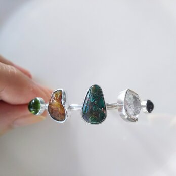 宝石箱のバングルの画像