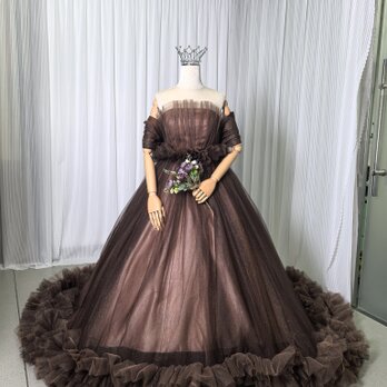 カラードレス コーヒーの色 ラッフルフリル 豪華なバックリボン キラキラチュール 花嫁の画像
