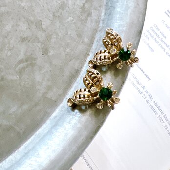 YC2-【 Coro 】コロ・ヴィンテージイヤリング  Botanical motif green rhinestoneの画像
