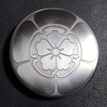 オーダーメイド　直径９０㎜　彫金　小物入れ　ステンレス素材　贈り物　伝統　工芸品　フォーマル　記念日のコピーの画像
