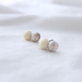 ピアス colonne creme/grisの画像