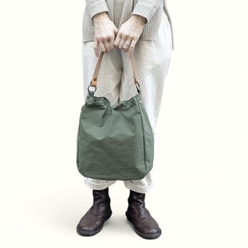 BALON：オリーブ（KONBU　撥水加工ナイロン素材セミショルダーバッグ）＜受注製作＞の画像