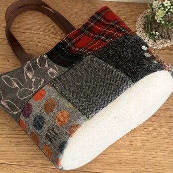 ウール地のパッチとちょこっと刺繍（うさぎ柄）