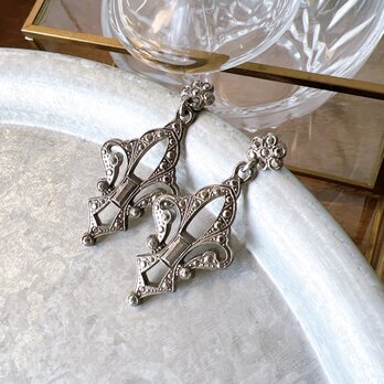 P540-ヴィンテージピアス U.S.A. Silver Tone Gothic Cross Pierced Earringsの画像