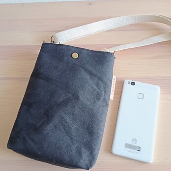パラフィン加工帆布のスマホショルダーバッグ　《ブラック》の画像
