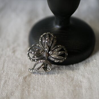 マーカサイト　三つ葉　マルカジット　ヴィンテージブローチ　ブロカントのある暮らし