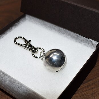 鈴 キーホルダー silver製の画像