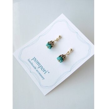 ベルフラワーのプチピアス（ターコイズ）の画像