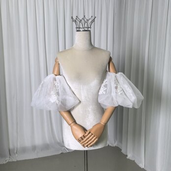 可愛い パフスリーブ オフホワイト ストレッチ キラキラ光る刺繍 ソフトチュール 花嫁/ウェディングドレスの画像