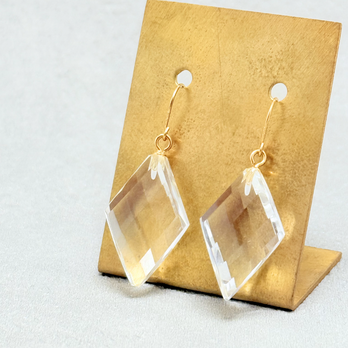 ラス1 18×12 クォーツ/白水晶  K18 天然石ピアス - ひし形 Lの画像