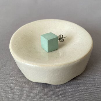陶のひとつぶピアス（しかく/mintgreen)の画像