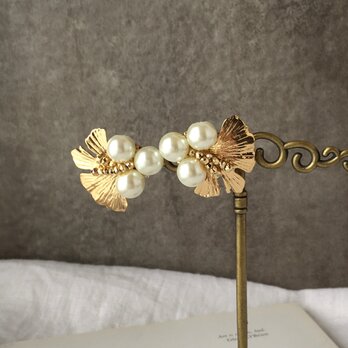 【sale!】ガラスパール と メタルリーフ の イヤリング