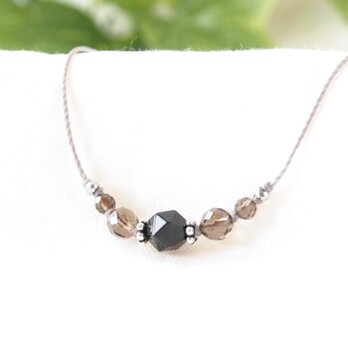 Black Shine Short Necklace（オニキス×スモーキークォーツ）の画像