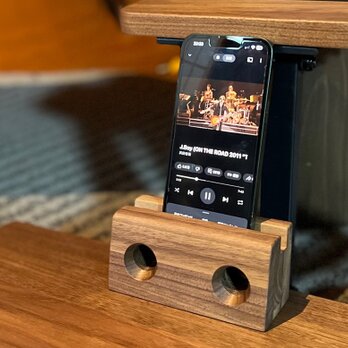優しい音楽を奏でる不思議なスマホスピーカースタンド 木製 ウォールナットの画像