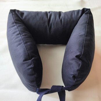 ふわモチ・マシュマロうたた寝枕　ネイビー　コットン　旅のお供のネックピロー　受注制作の画像