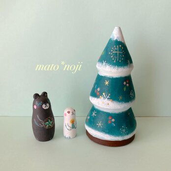 森の動物たちと木の実のツリー　マトリョーシカ　３人組の画像