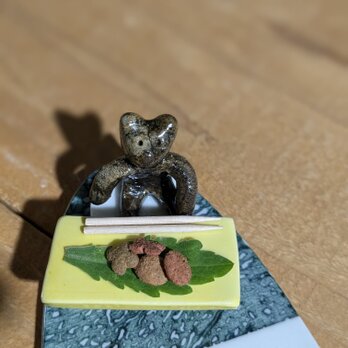 片隅皿(熊)の画像