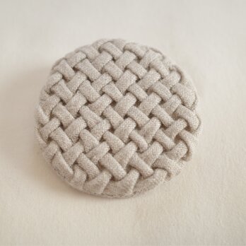 brooch・ベージュの画像