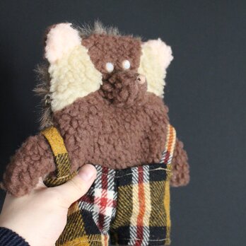 No.177 サロペットを履いた茶色のハリネズミの画像