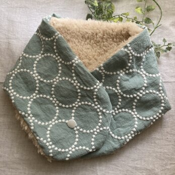 ハンドメイド☆ネックウォーマー北欧リネンミントグリーンサークル刺繍ファの画像