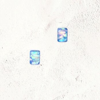 天然石オパールとパステルブルー螺鈿のスクエアピアスイヤリング2069の画像