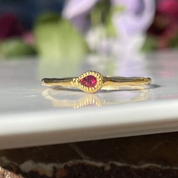 ルビー　ペアシェイプカット　0.1ct　ミル打ち　シルバーSV925リングの画像