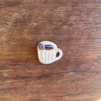 コーヒー豆とカップのブローチの画像