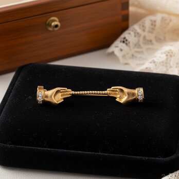 グレースハンド ピンブローチ アンティーク調ゴールド｜クラシカルモチーフ【ebro7】