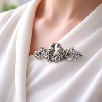 ラブバード 鳥モチーフ ブローチ 光沢シルバー｜大人上品【ebro9-3】