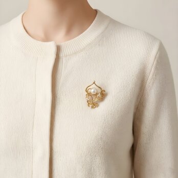 真鍮製 パール＆ロータスブローチ アンティーク調ゴールド｜上品華やか【ebro13】