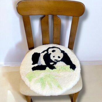 シートクッション【送料込み】ムートンリメイク　パンダの画像