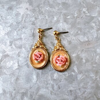 PA264-【 AVON 】エイボン・ヴィンテージピアス 1989  Victorian Roseの画像